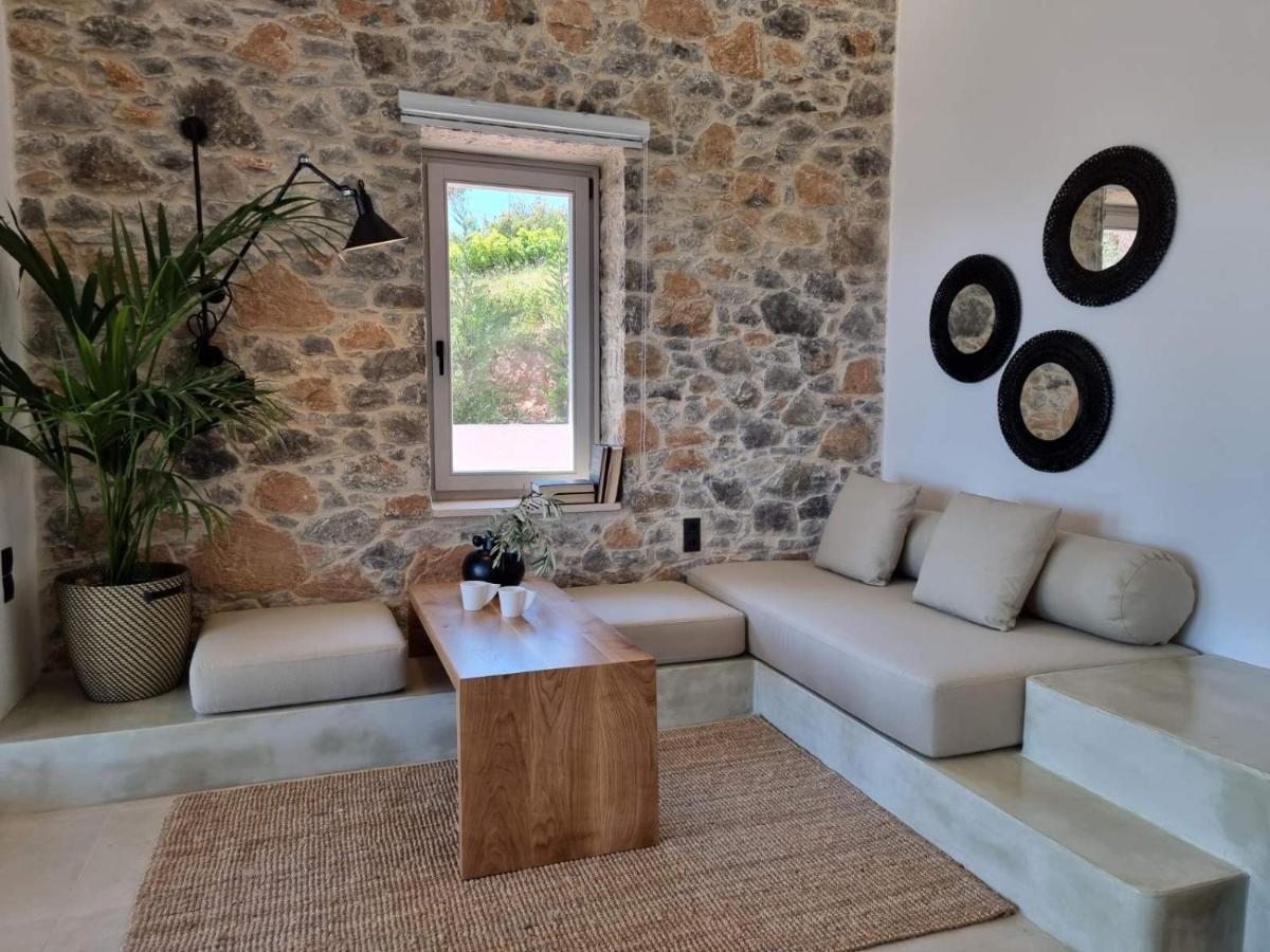 Stone Build Suite With Private Pool Kolios Eksteriør bilde
