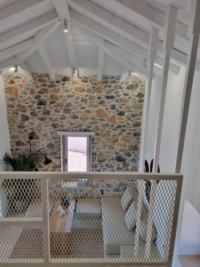 Stone Build Suite With Private Pool Kolios Eksteriør bilde