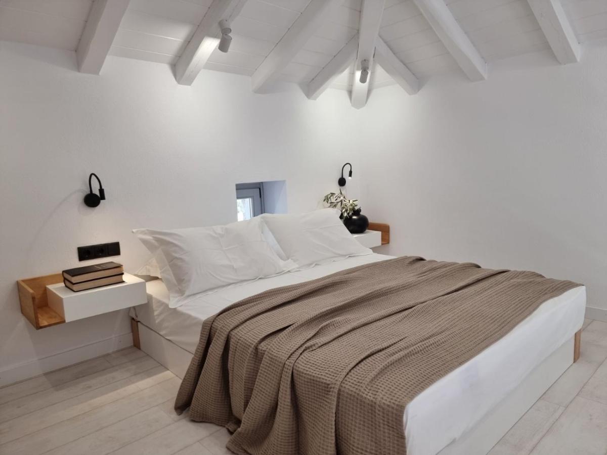 Stone Build Suite With Private Pool Kolios Eksteriør bilde