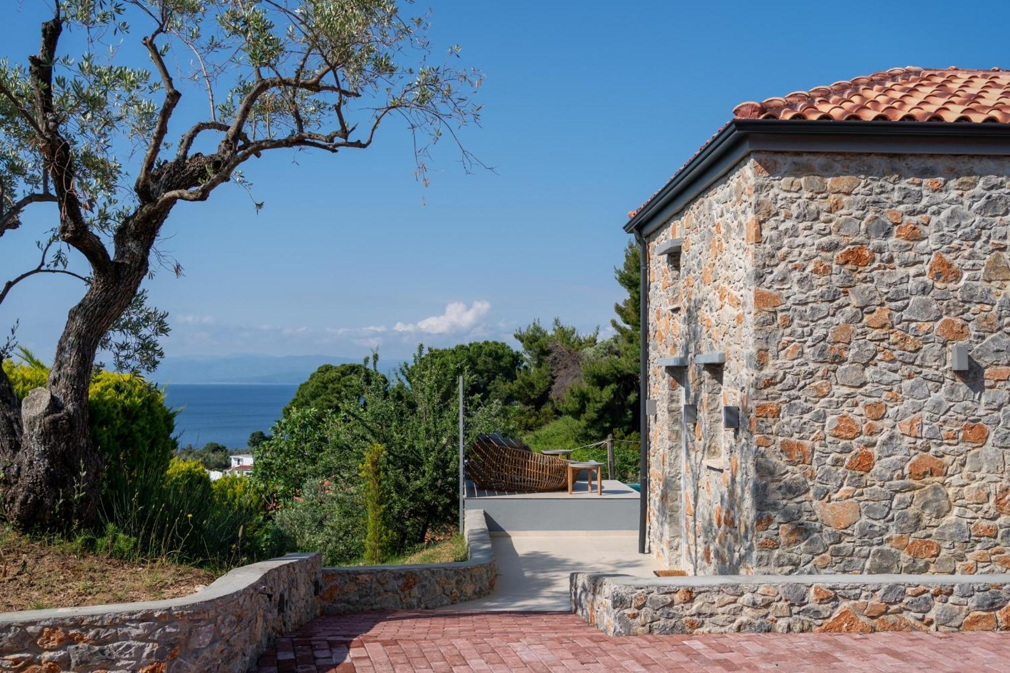 Stone Build Suite With Private Pool Kolios Eksteriør bilde